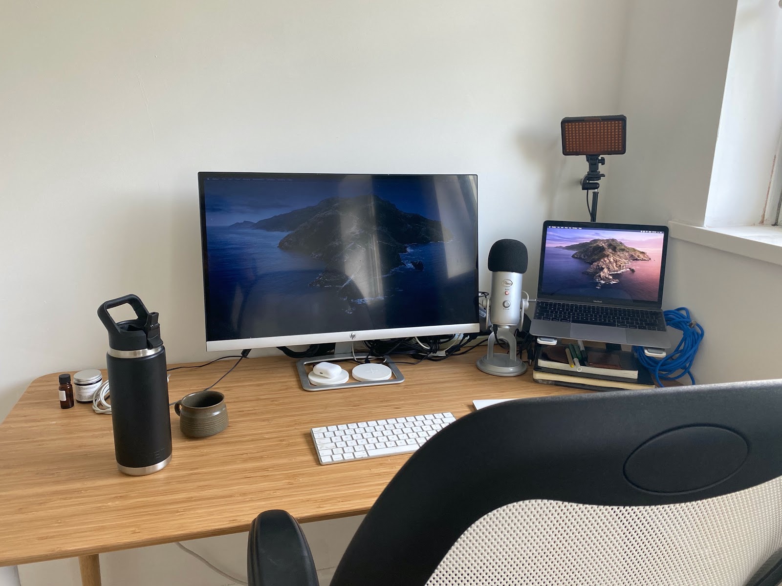 Desk setup for recording Looms